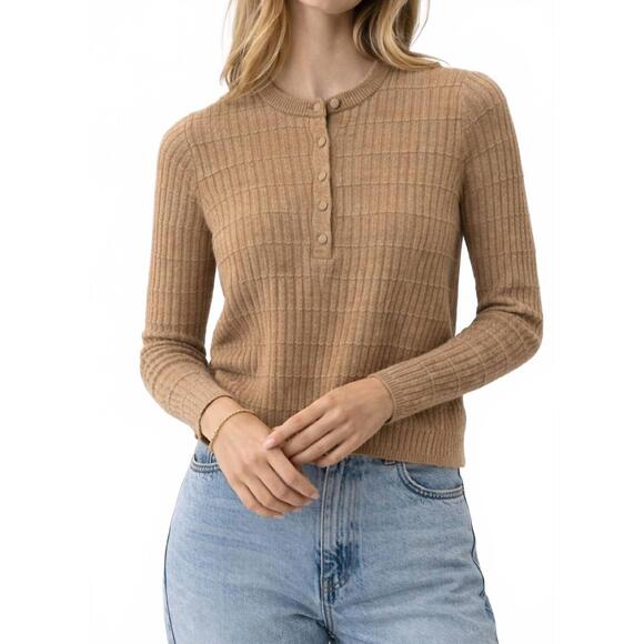 NEW WHITE + WARREN cashmere textured henley sweater in taupe heather